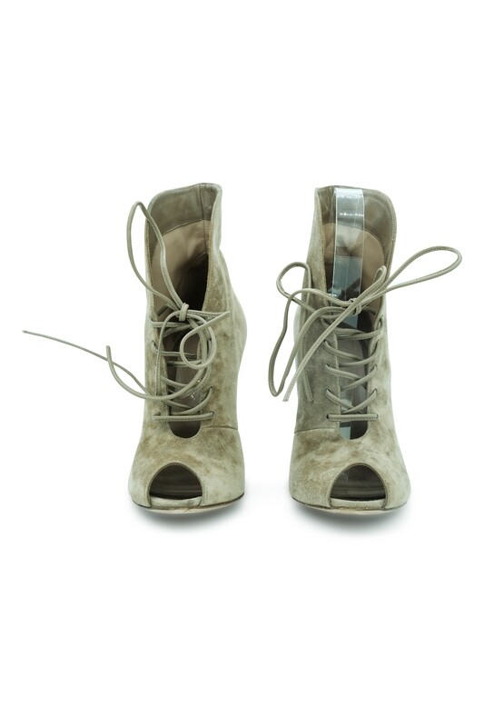 GIANVITO ROSSI - Chaussures à talon
T37 EU GIANVITO ROSSI - Chaussures à talon
T37 EU