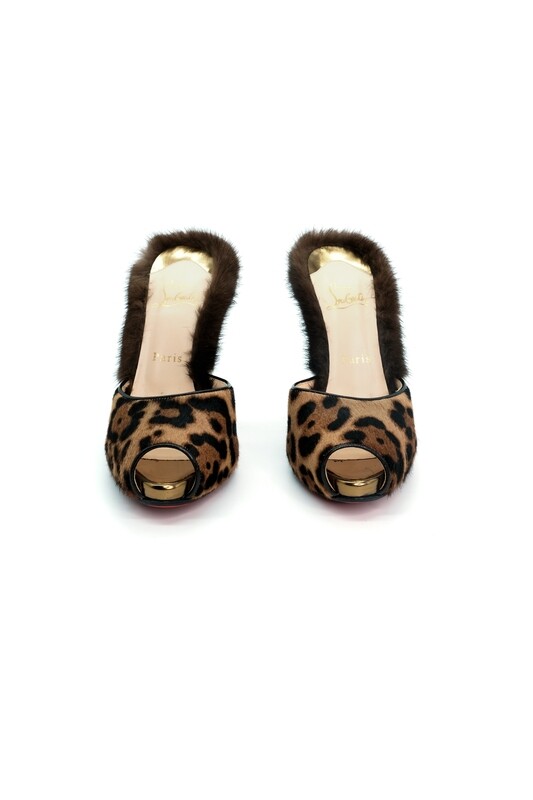 CHRISTIAN LOUBOUTIN - Escarpins
T38 EU CHRISTIAN LOUBOUTIN - Escarpins
T38 EU