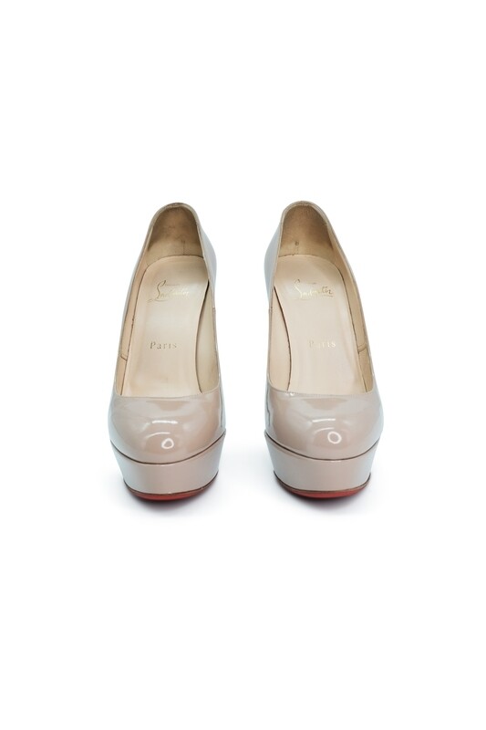 CHRISTIAN LOUBOUTIN - Escarpins
T38 EU CHRISTIAN LOUBOUTIN - Escarpins
T38 EU