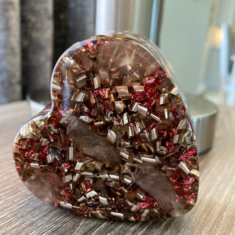 Orgonite Heart (Puck/TB), Pink, Rose Quartz, Crystal Quartz