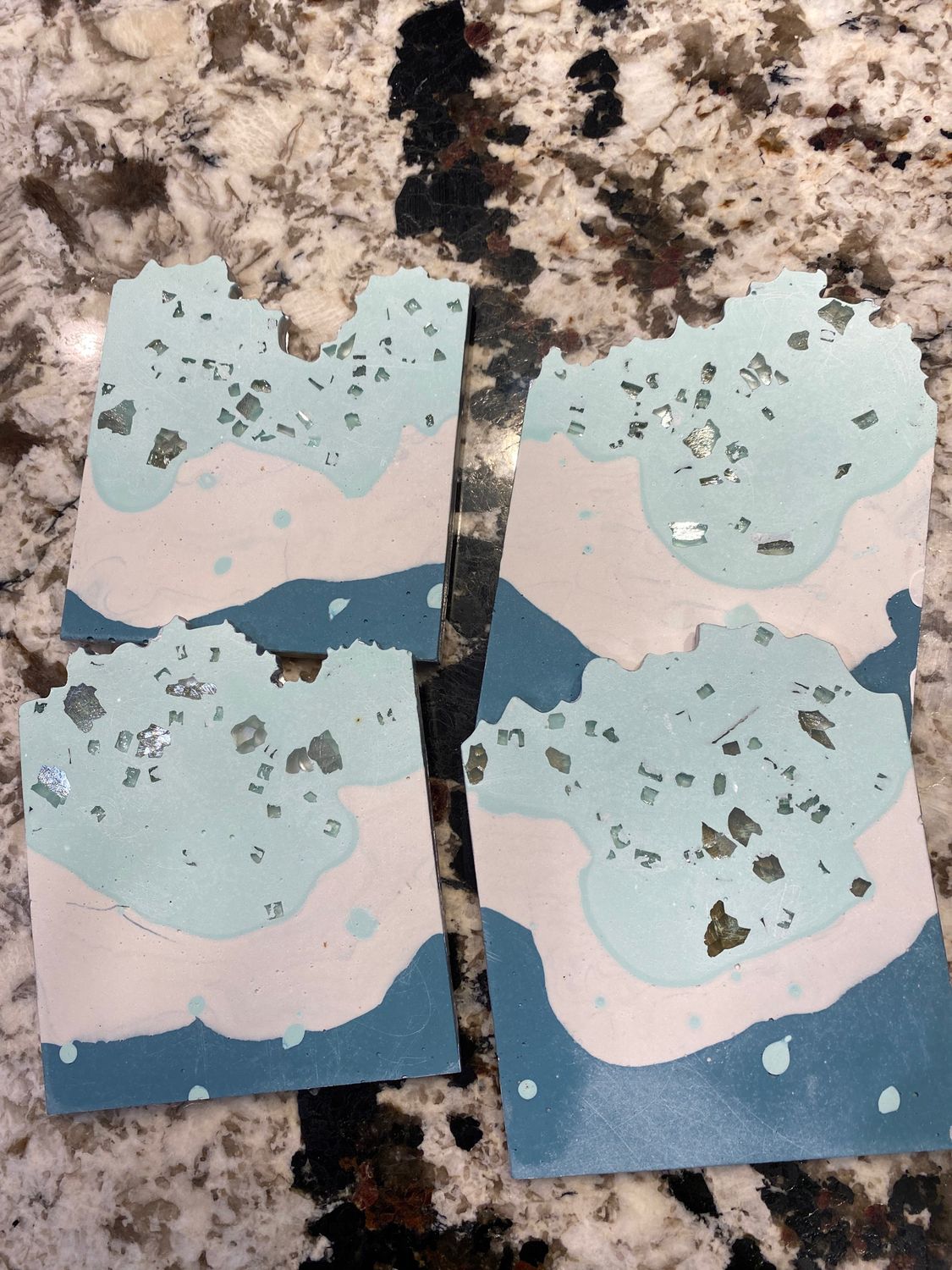 Coasters W Mountain Like Edge