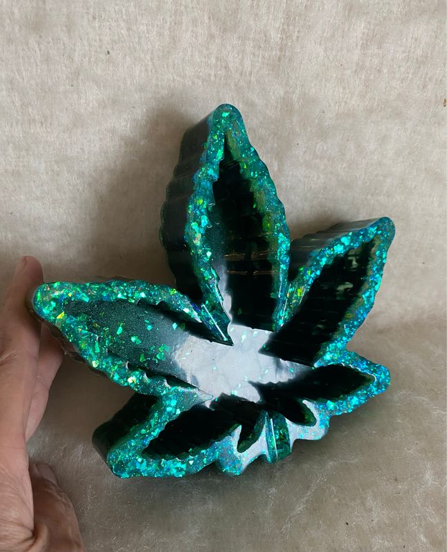 Cannabis Leaf Shaped Tray 7”, Various Colours