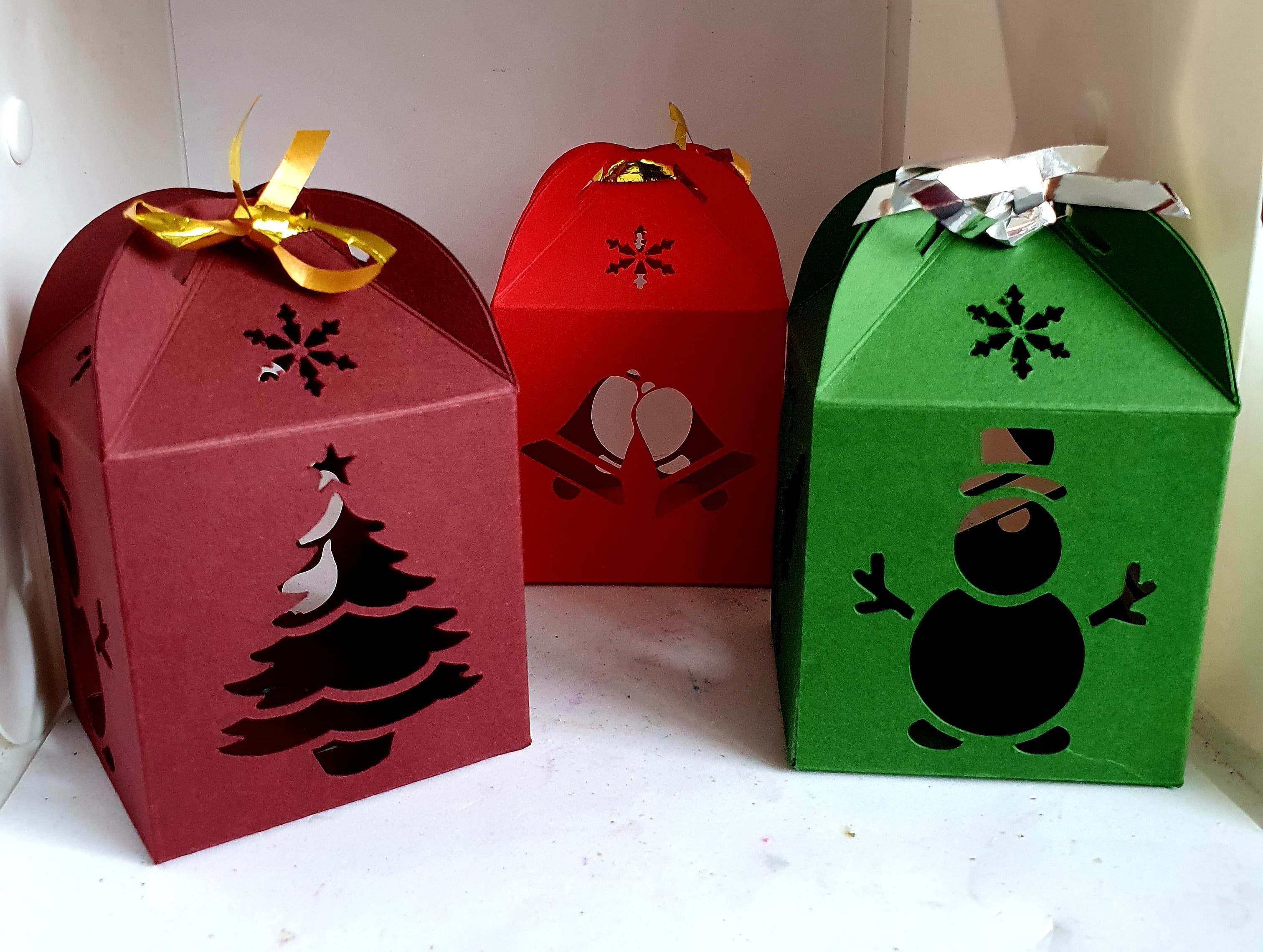 Christmas gift box Approx Height 100 mm ,length 68 mm & Length 68 mm