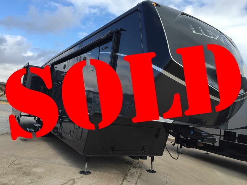 2016 Augusta Luxe 39FB