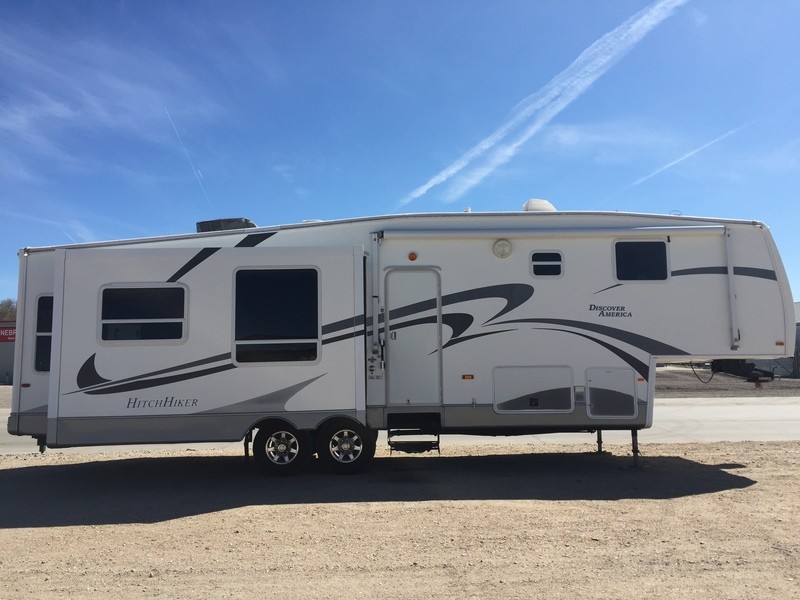 2008 Hitchhiker Discover America 333RL