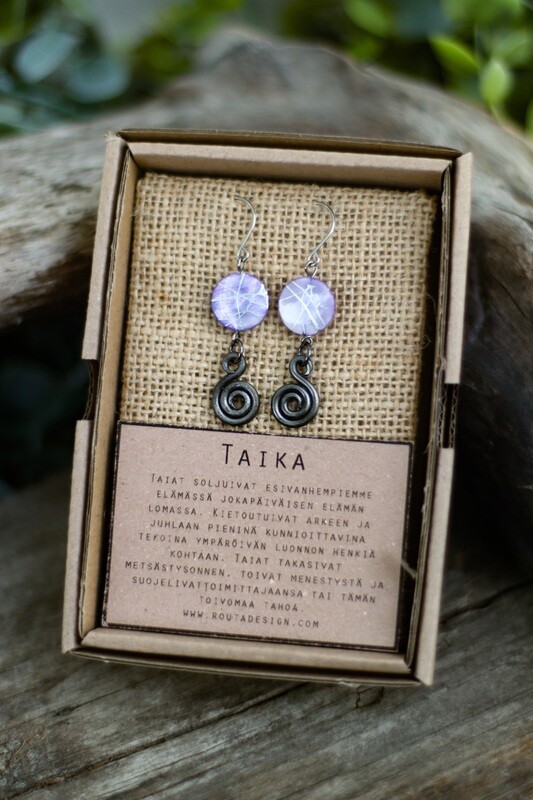 Taika-korvakorut lila helmiäinen