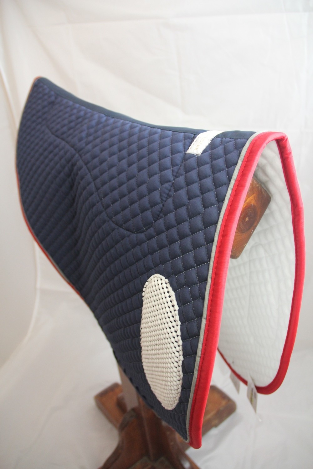 EVCC Cross Country and Jumper Pad. Small quilt  / sewn in non slip gripper