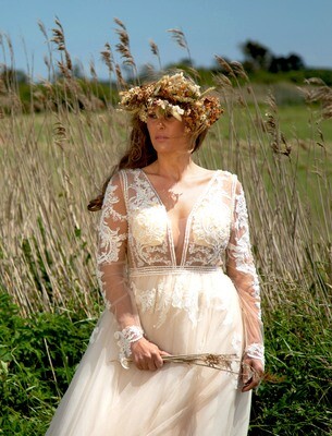 Saffron - Tulle & Lace A-Line Wedding Dress Saffron - Tulle & Lace A-Line Wedding Dress