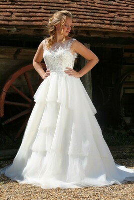 Layered Tulle Wedding Dress | Sample Sale Size 8 Layered Tulle Wedding Dress | Sample Sale Size 8