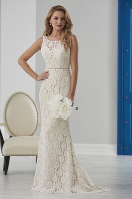 Faye | Sheath Wedding Dress | Sample Size 16 Faye | Sheath Wedding Dress | Sample Size 16