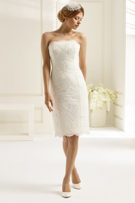 Lace shorter Length wedding dress size 10/12 Lace shorter Length wedding dress size 10/12