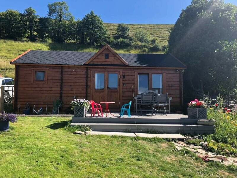 The Gray 8.0 x 4.0m 68mm Log Cabin