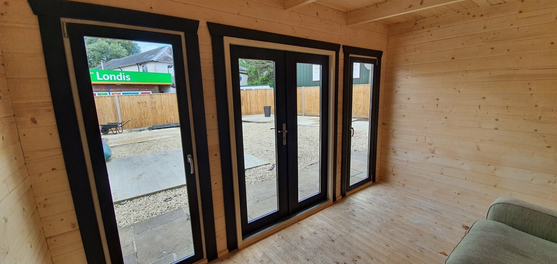 Eaton Log Cabin | 4.0 x 2.5m | 28mm, 44mm or 68mm | Bespoke Range