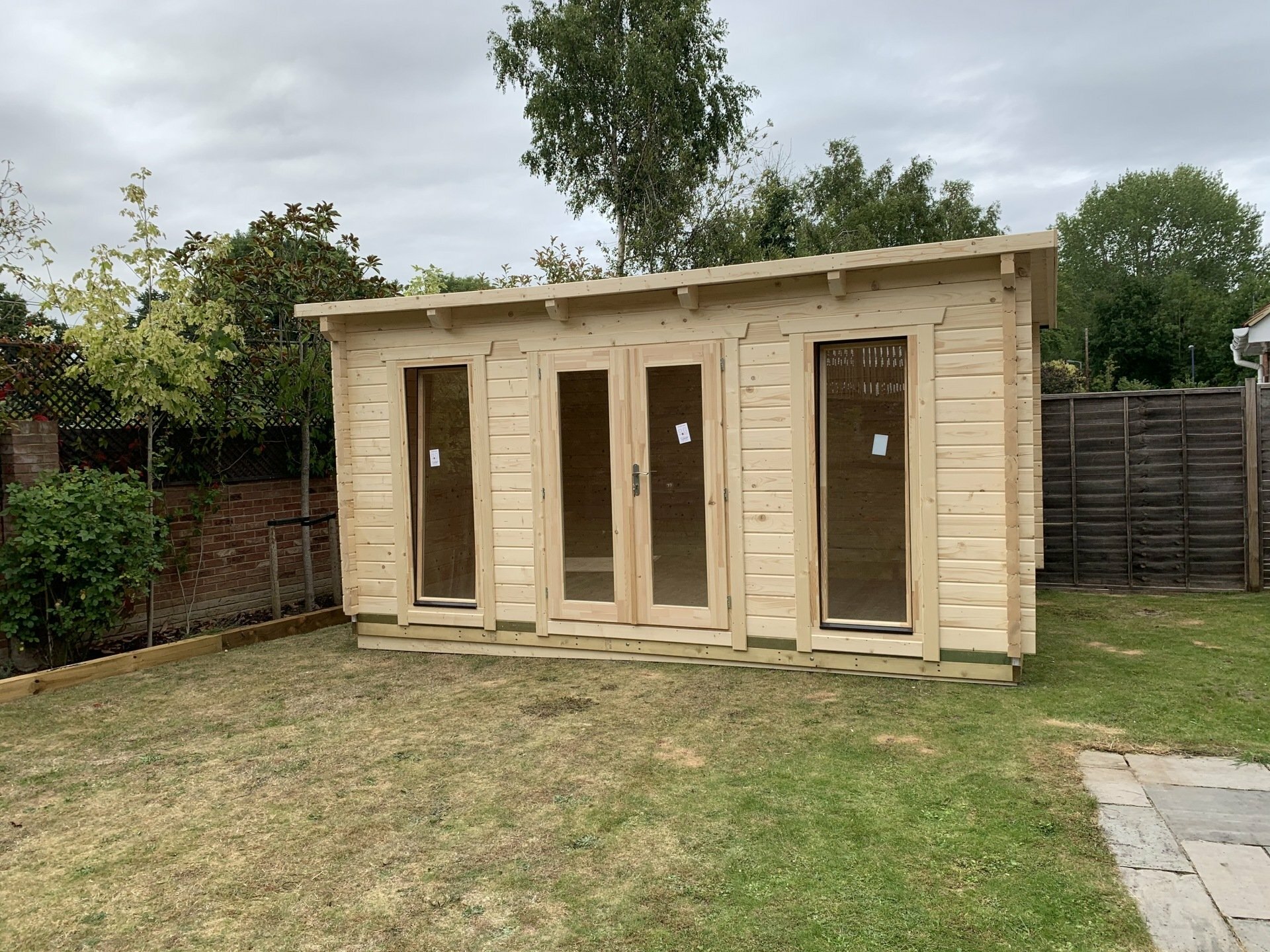 Spinks | 5.0 x 3.5m | 44mm or 68mm Logs | Bespoke Range