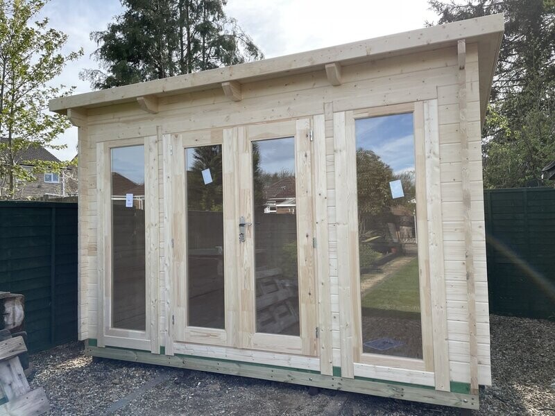 Tiler - 3.7 x 3.5m