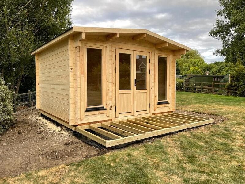 Palmer | 4.0m x 3.5m | 44mm or 68mm Logs | Bespoke Range