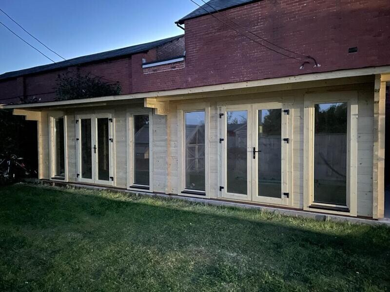Chisnall Log Cabin | 44mm Logs | 8.0 x 3.0m Logs | Bespoke Range