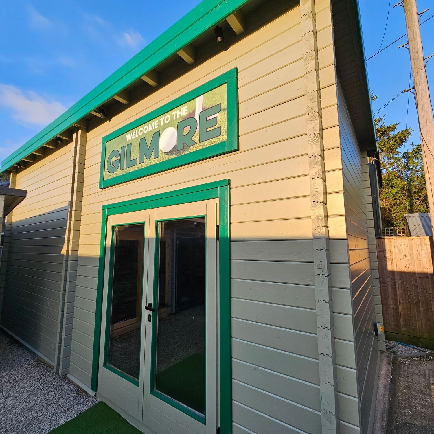 The Gilmore Cabin | 6.5 x 3.2m Golf Simulator Log Cabin | 68mm Thick Logs | BESPOKE