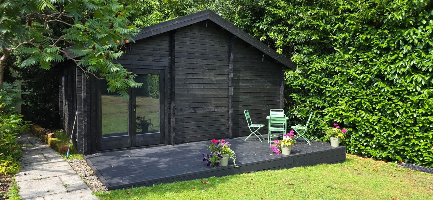 The Birdie Log Cabin | 6.0 x 4.5m (Internal) - Golf Simulator Log Cabin | 44mm or 68mm Thick Logs | BESPOKE