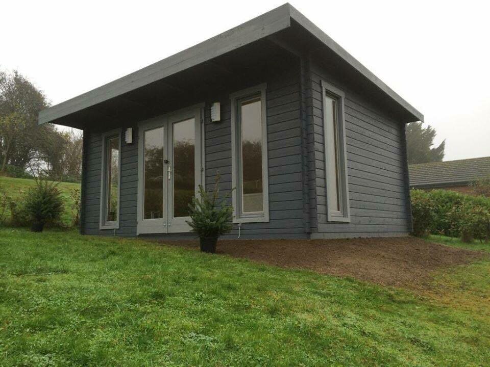 Bailey Log Cabin | 44mm or 68mm Logs | 4.1 x 3.2m Garden Building | Bespoke Range bailey log cabin side view