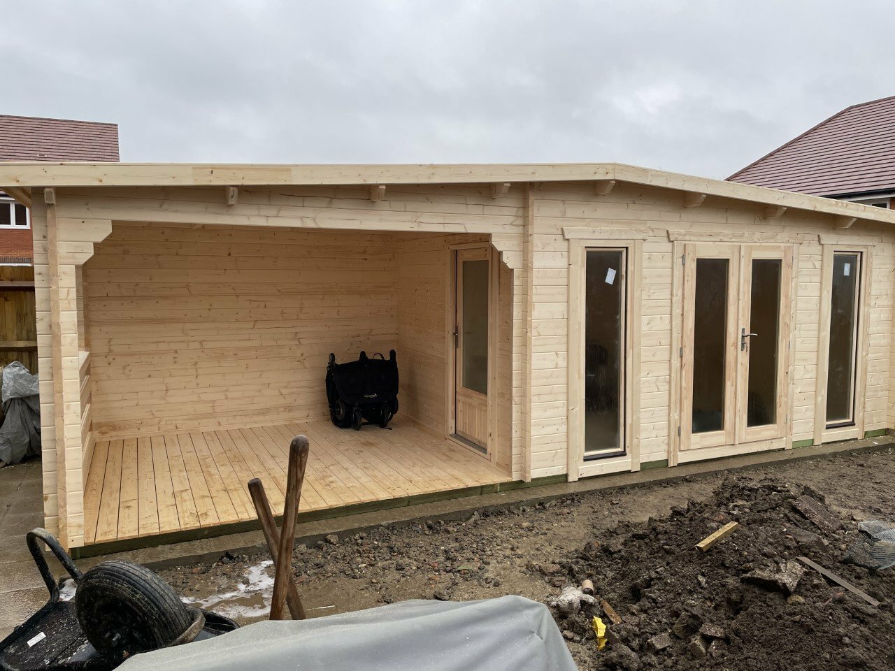 side view of Excell log cabin