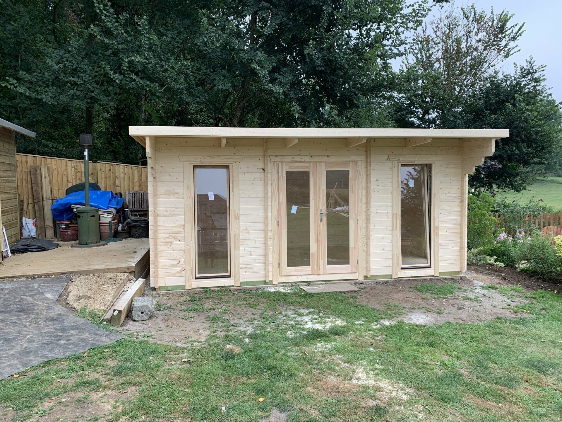 side view of Charlie log cabin
