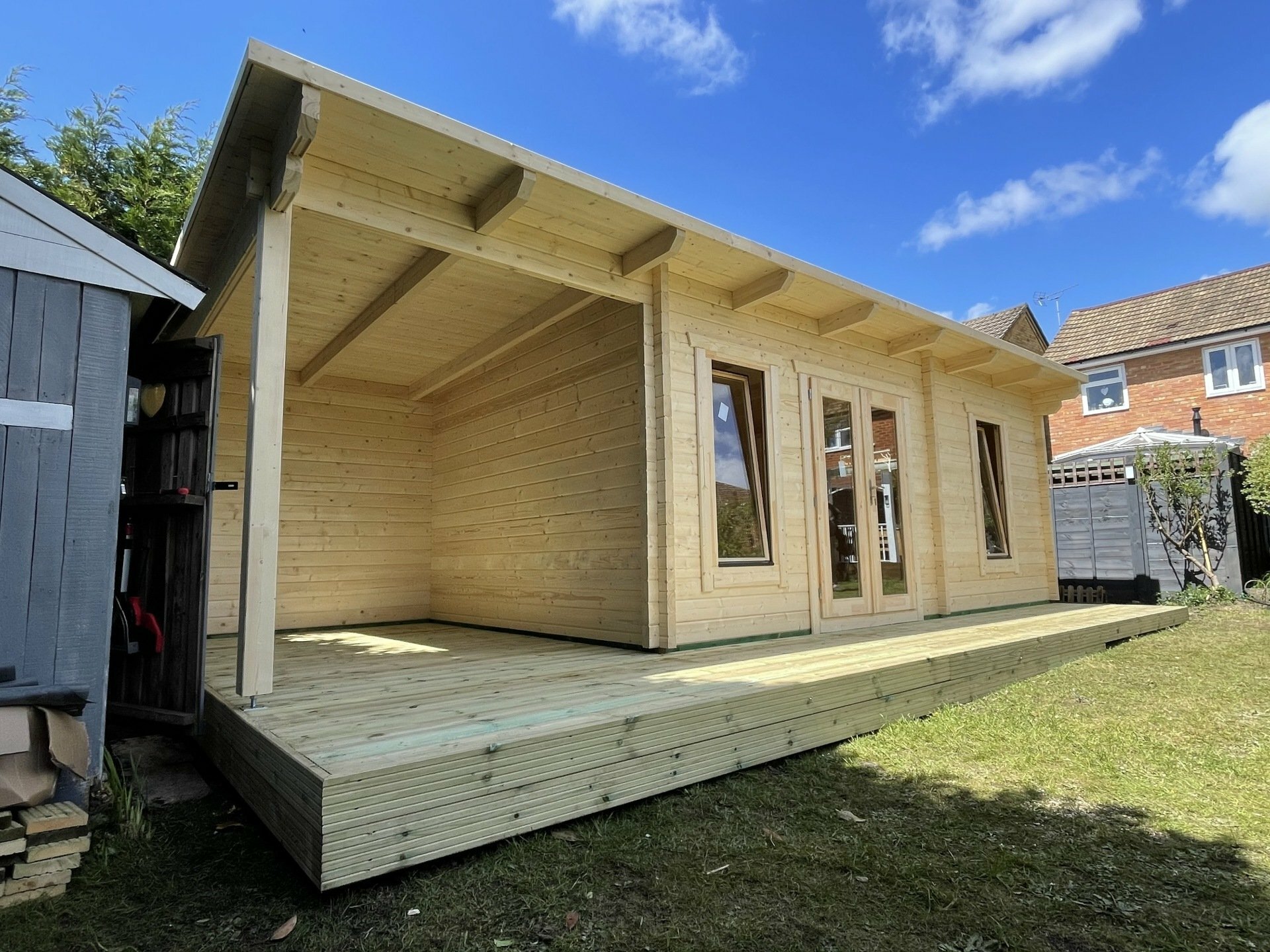 Brooke Log Cabin | 44mm or 68mm | 8.2m x 3.6m