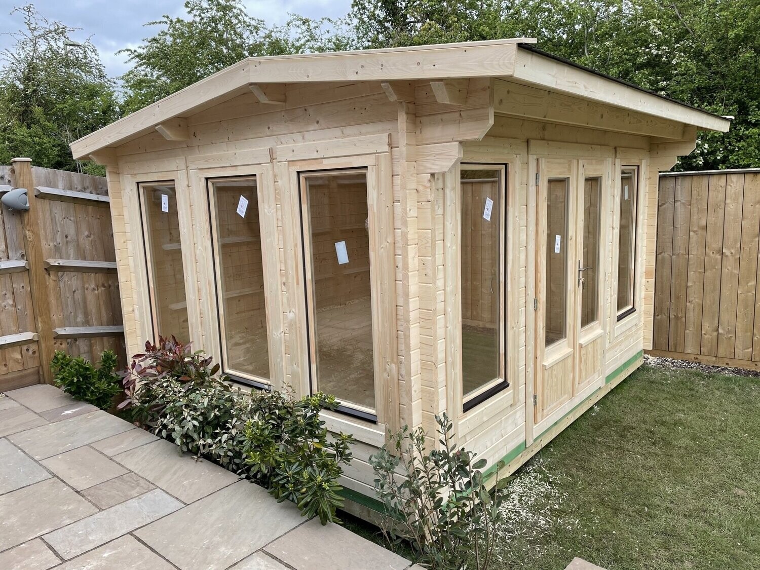 Gibbon log cabin