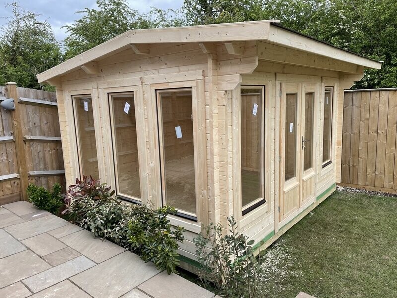 Gibbon Log Cabin 44mm 4.4 x 3.2m Gibbon log cabin