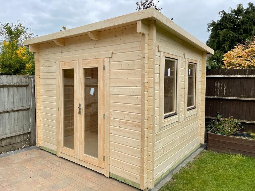 Giliomee log cabin