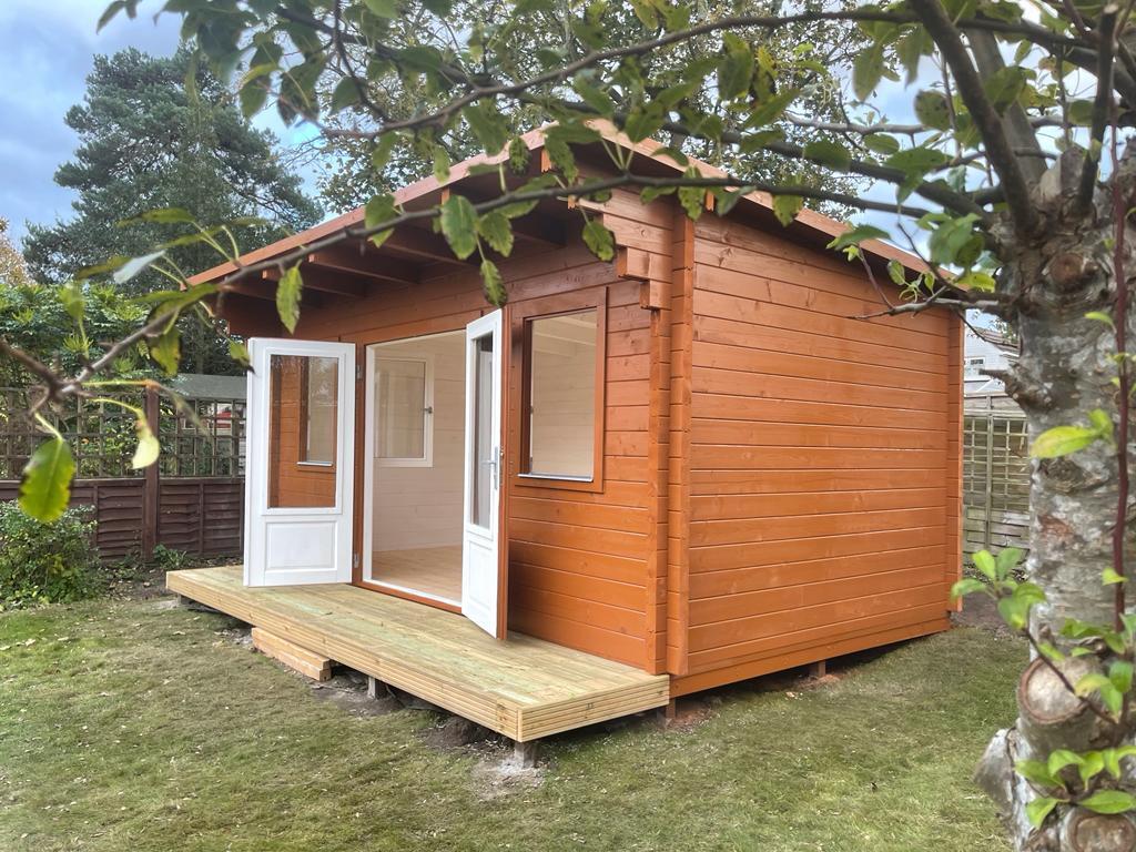 Ball Log Cabin | 44 or 68mm Logs | 5.0 x 3.0m | Standard Range