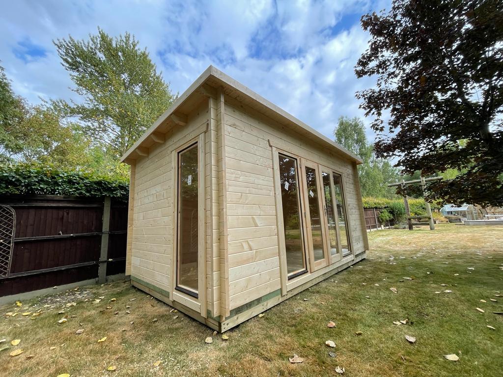 Day log cabin