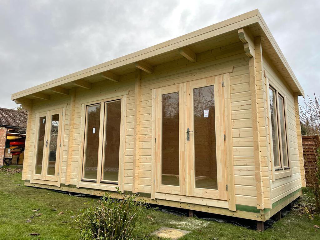side view of Hawthorne Log Cabin