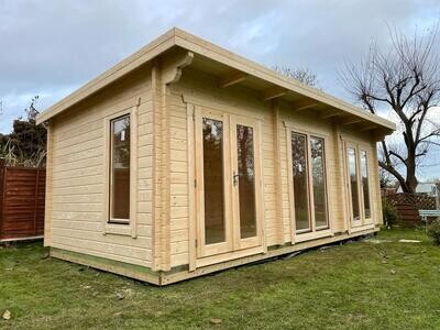 side view of Hawthorne Log Cabin