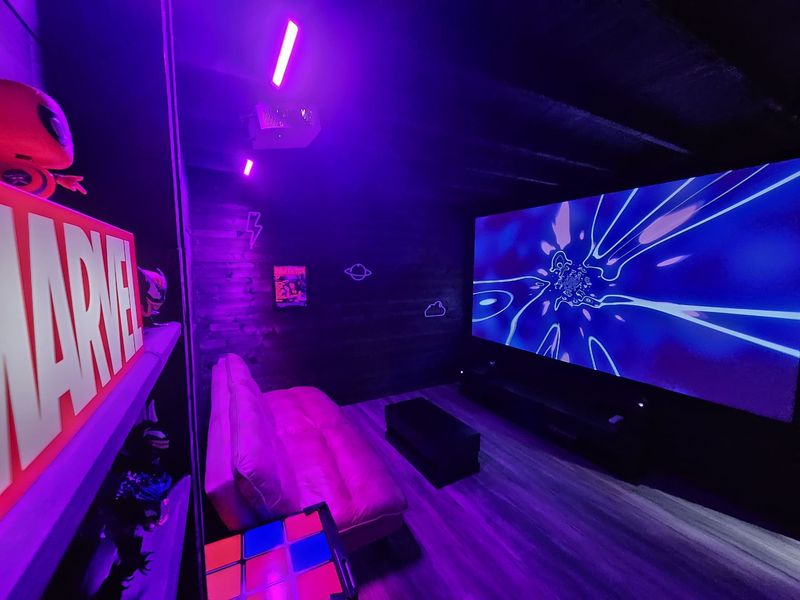 Gaming Cinema Cabin | 44mm or 68mm Logs | 5 x 3m internal | Full GSR Electrics & 4K cinema install available gaming cinema cabin