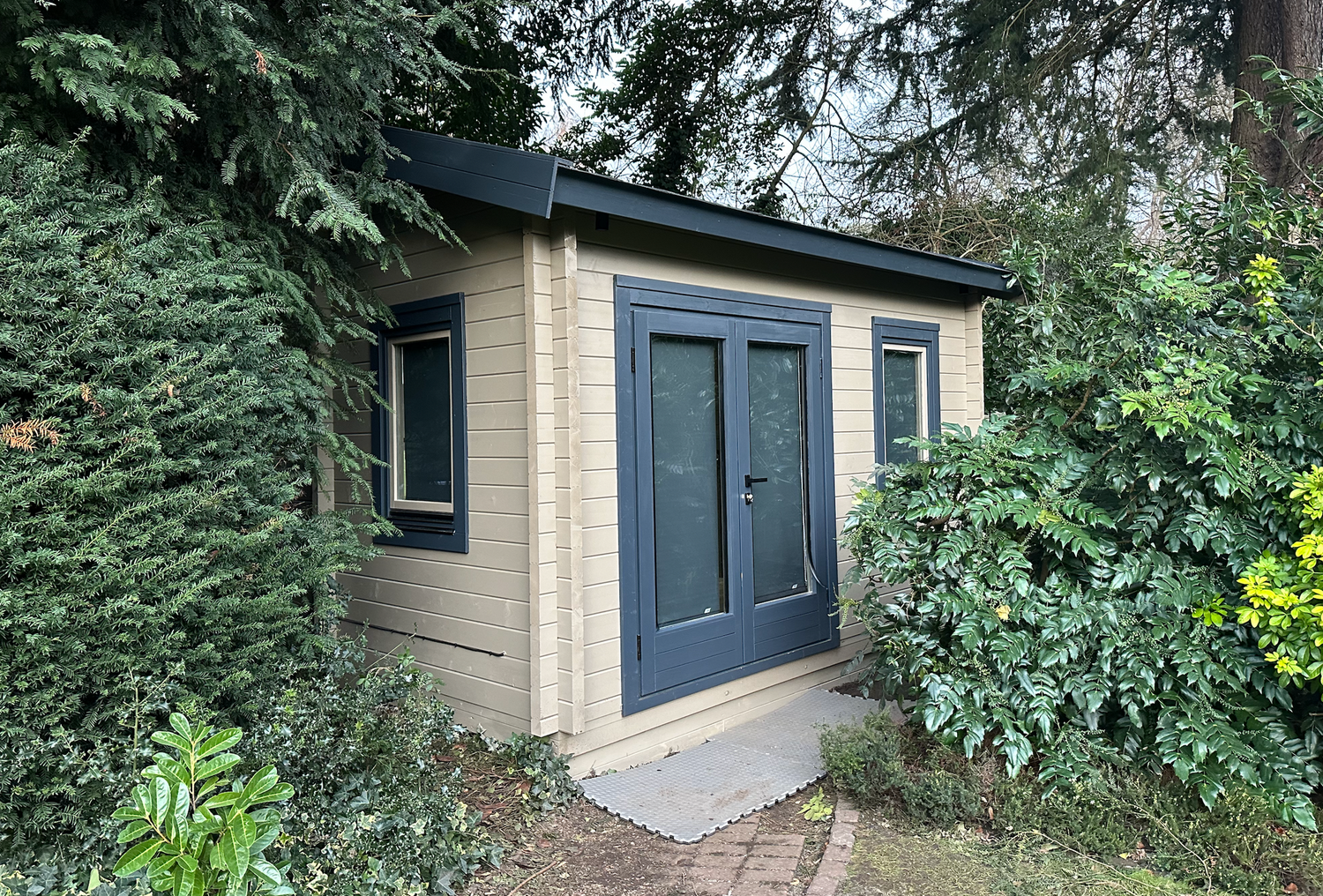The Wedge Golf Cabin | 6.0 x 4.0m (Internal) - Golf Simulator Log Cabin | 44mm or 68mm Thick Logs | BESPOKE The Wedge Golf Cabin | 6.0 x 4.0m (Internal) - Golf Simulator Log Cabin | 44mm or 68mm Thick Logs | BESPOKE