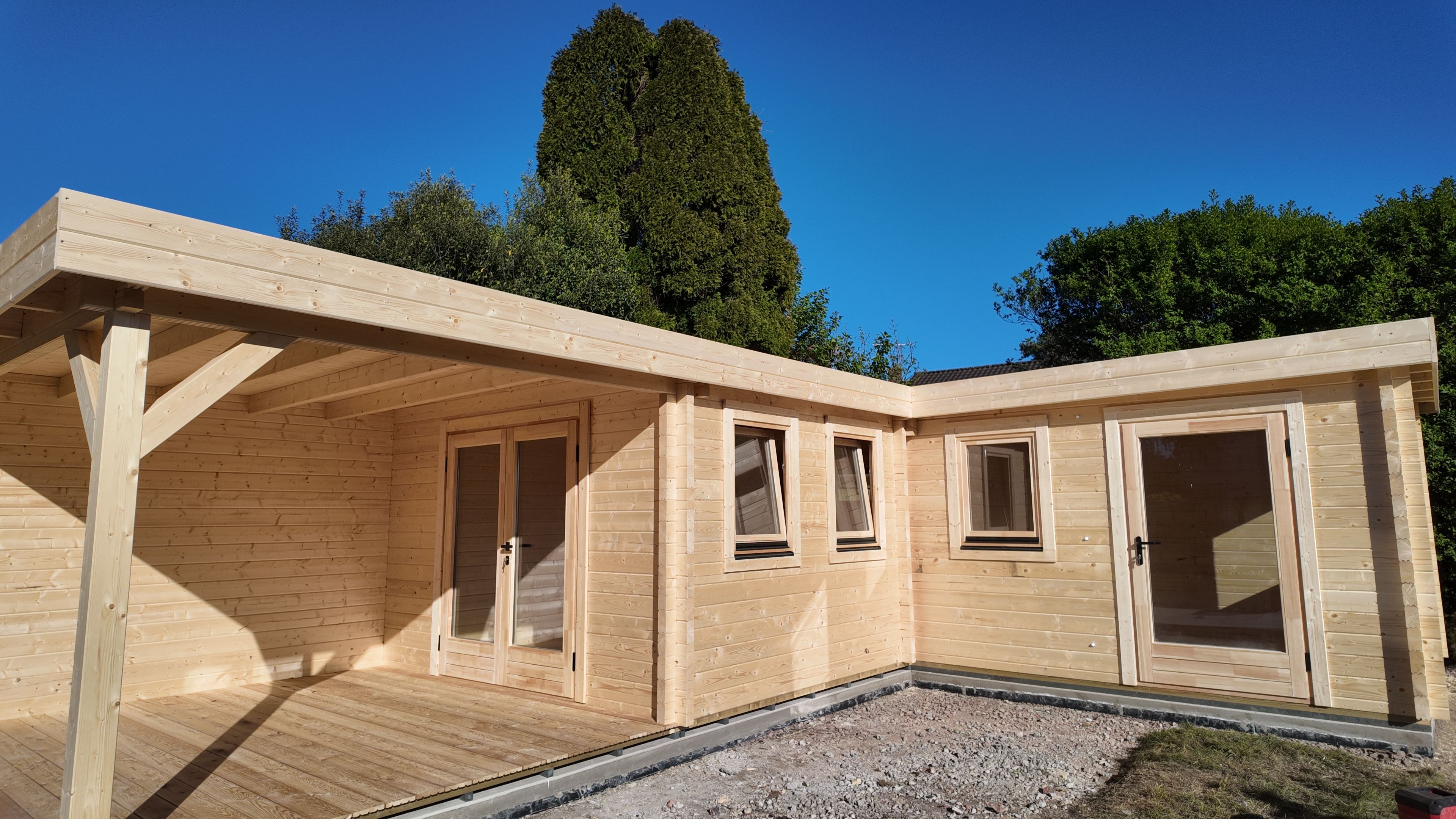 The Oxfordshire Log Cabin | 68mm | 9 x 7m  | Bespoke Range
