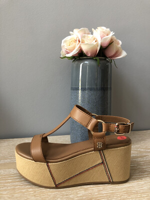 Summer Cognac Elevated Leather Flatform Sandal Summer Cognac Elevated Leather Flatform Sandal