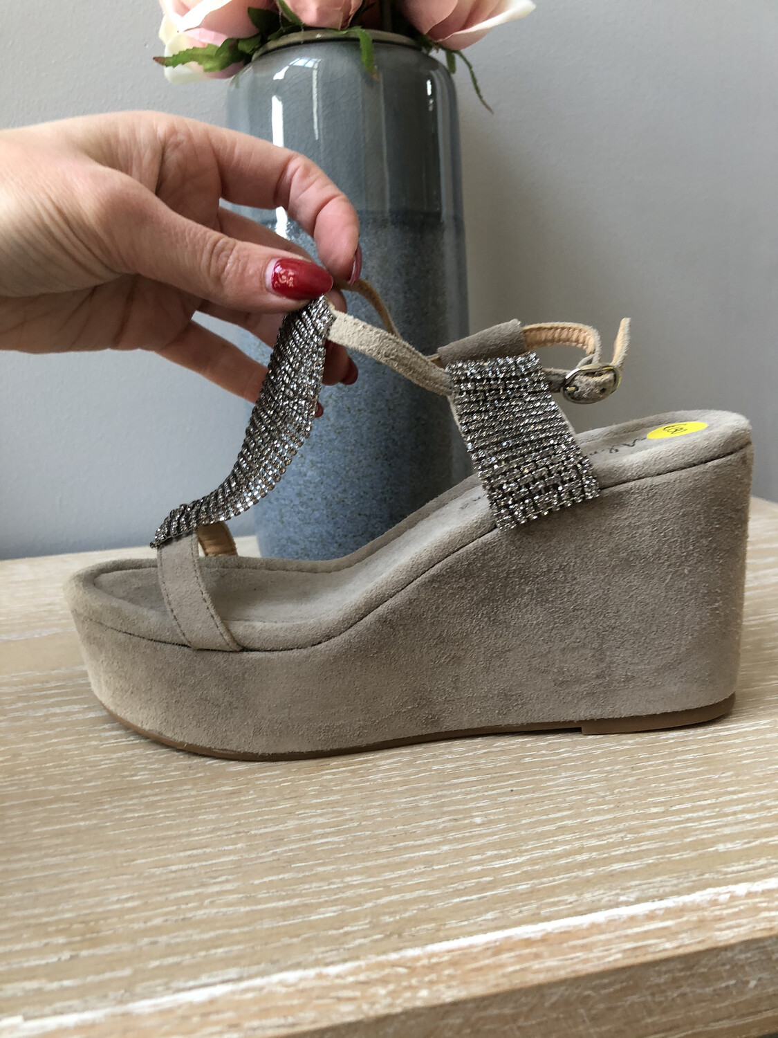 V19401 Suede Taupe Wedge