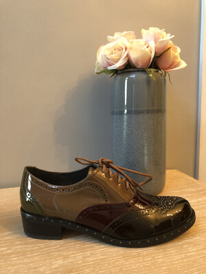 Perolo Multi Leather Brogue with Toe Embellishment Perolo Multi Leather Brogue with Toe Embellishment