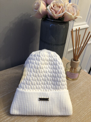 Cable Knit Fleece Lined Hat Cream