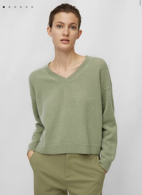 Dried Sage V-Neck Jumper Of Alpaca Wool Dried Sage V-Neck Jumper Of Alpaca Wool