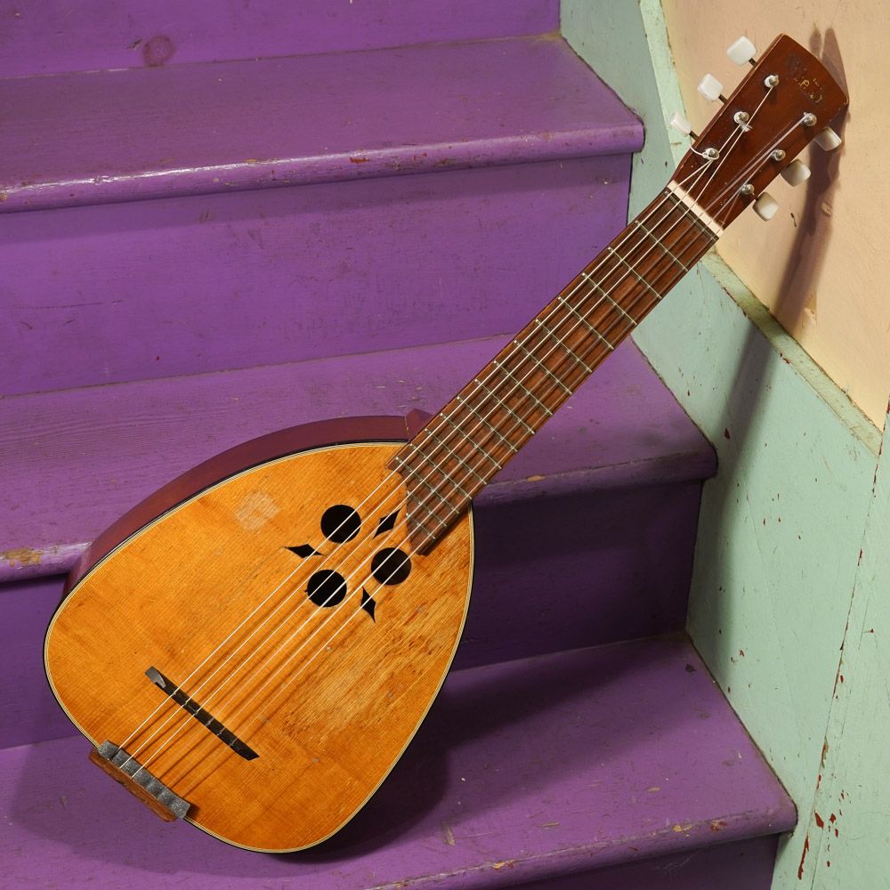 1970s Viletta Laud-Like Classical Terz Guitar