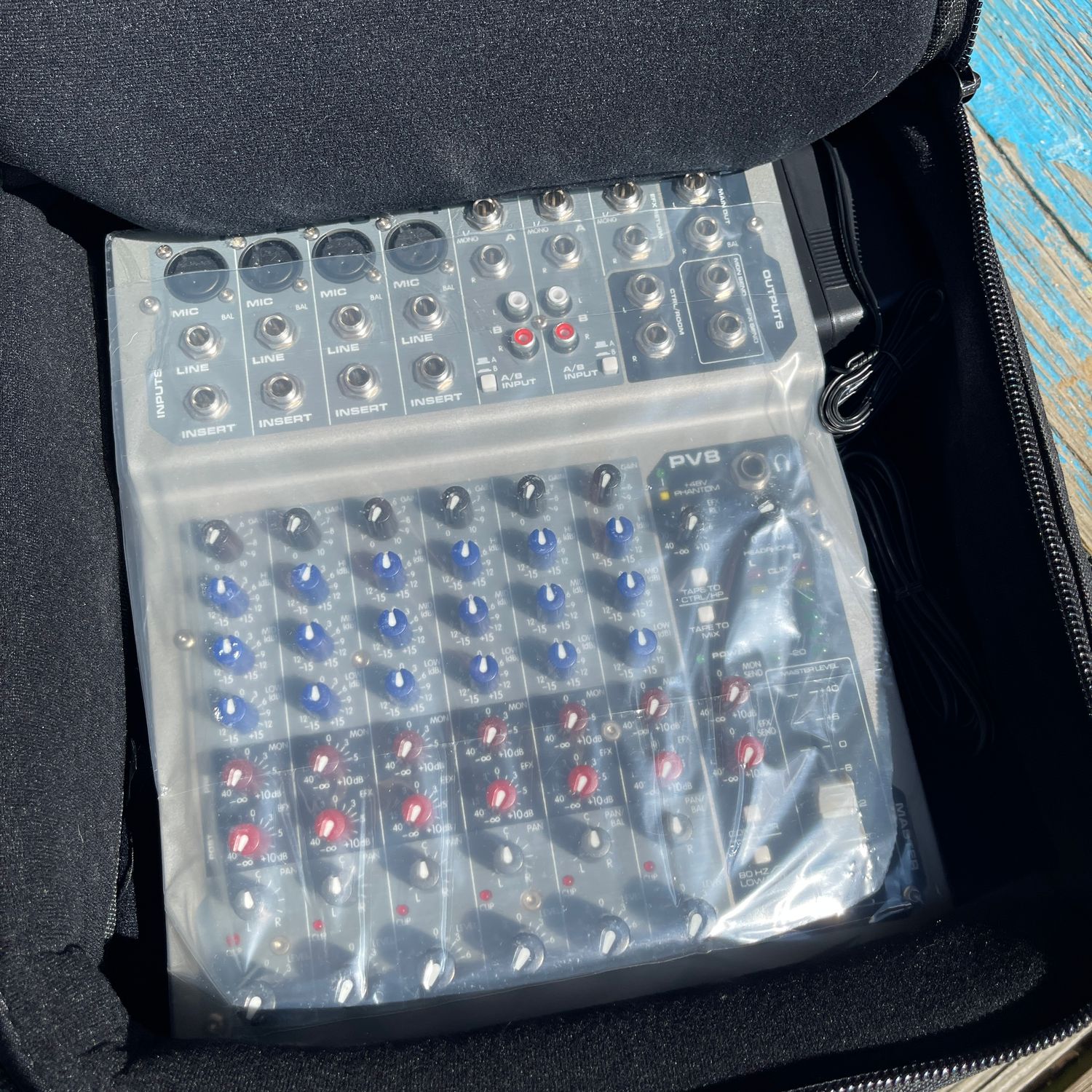 2010s Peavey PV8 8 Channel Mixer w/Bag 2010s Peavey PV8 8 Channel Mixer w/Bag