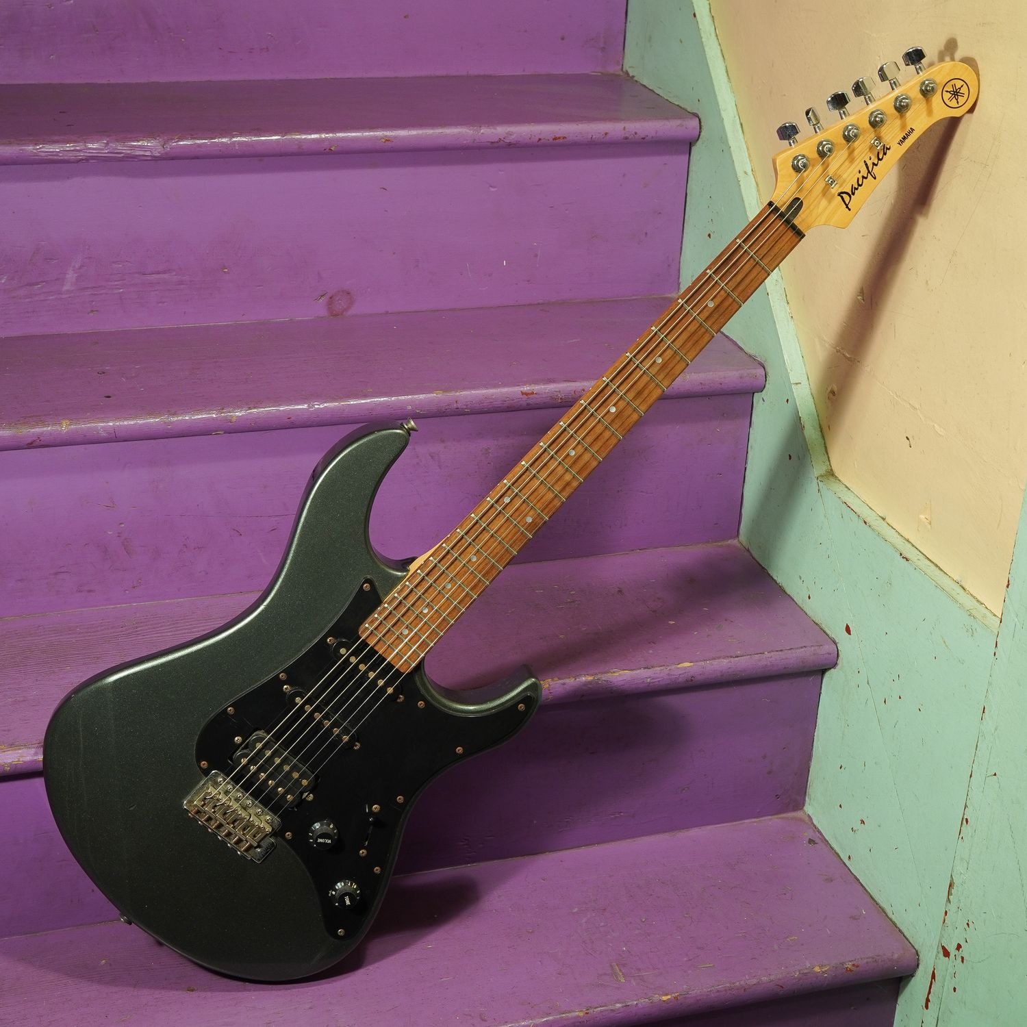 2000 Yamaha Pacifica 112 XJ Electric Guitar 2000 Yamaha Pacifica 112 XJ Electric Guitar