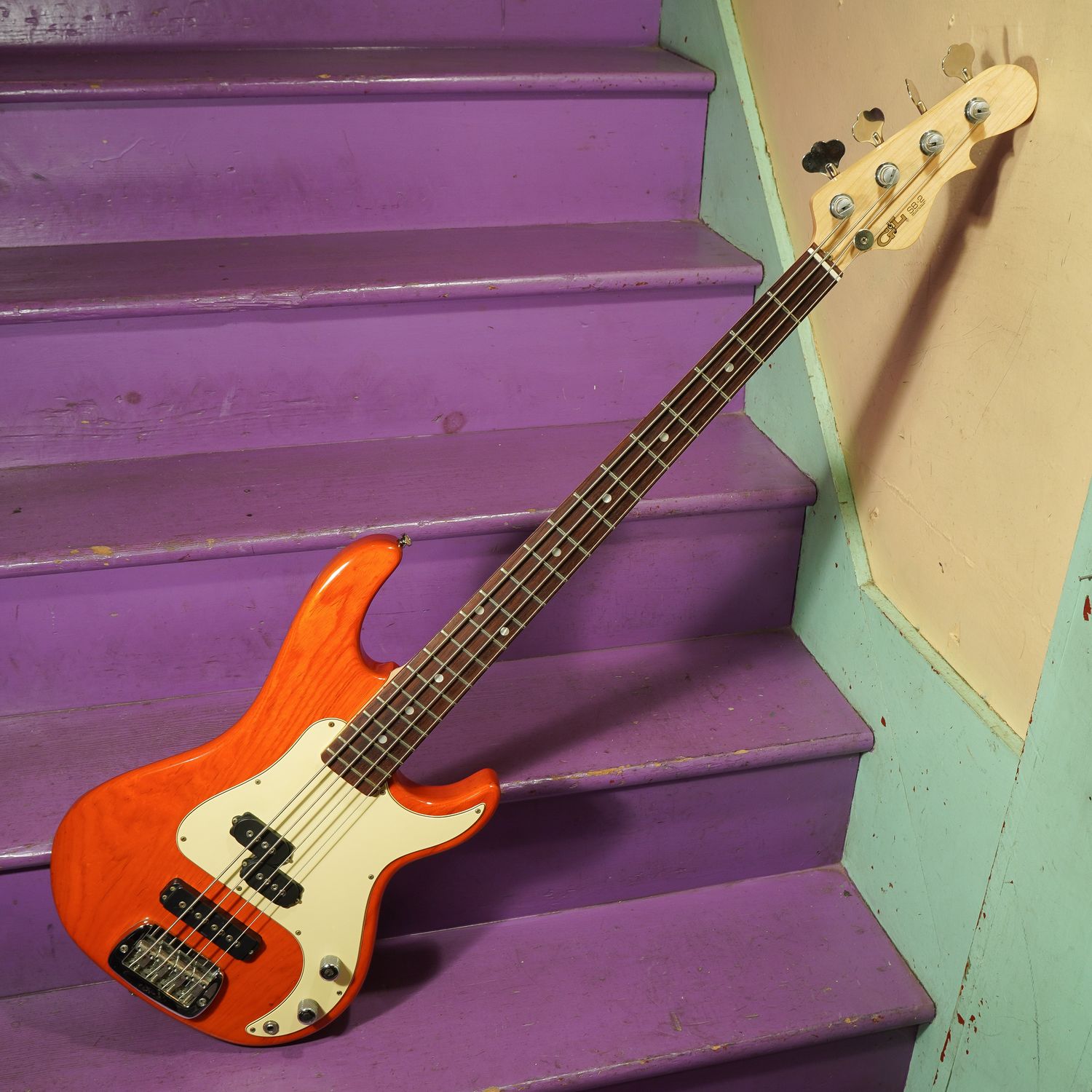 1996 G&L SB-2 Electric Bass Guitar 1996 G&L SB-2 Electric Bass Guitar