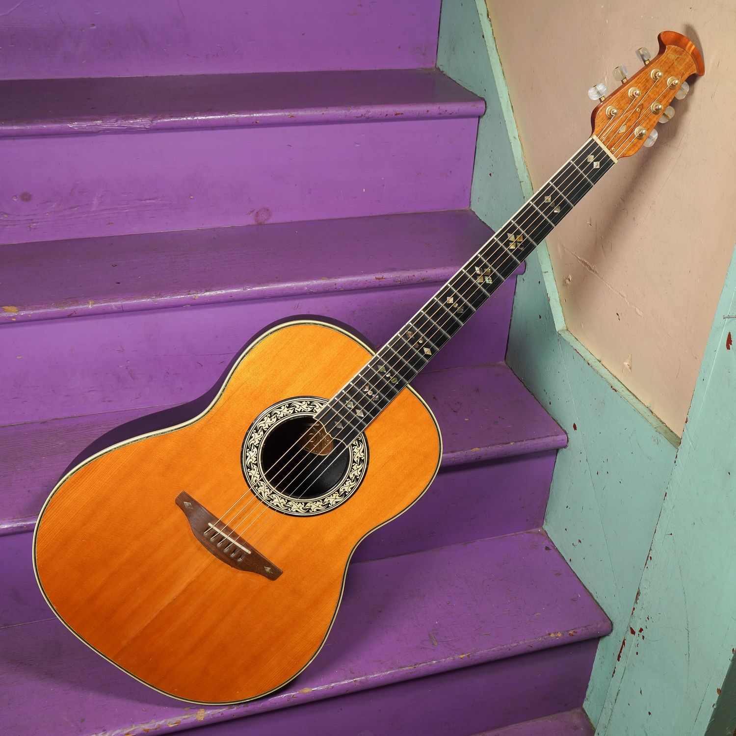 1975 Ovation Custom Legend 1119 Bowlback Guitar