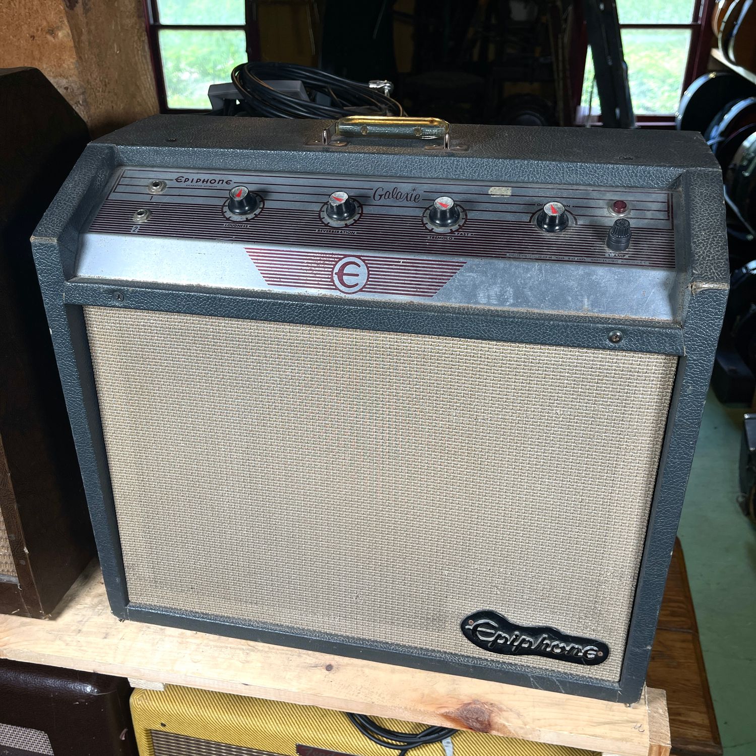 1960s Epiphone (Gibson) EA-33RVT Galaxie 17w 1x10" Tube Amp Combo (No Shipping) 1960s Epiphone (Gibson) EA-33RVT Galaxie 17w 1x10" Tube Amp Combo (No Shipping)