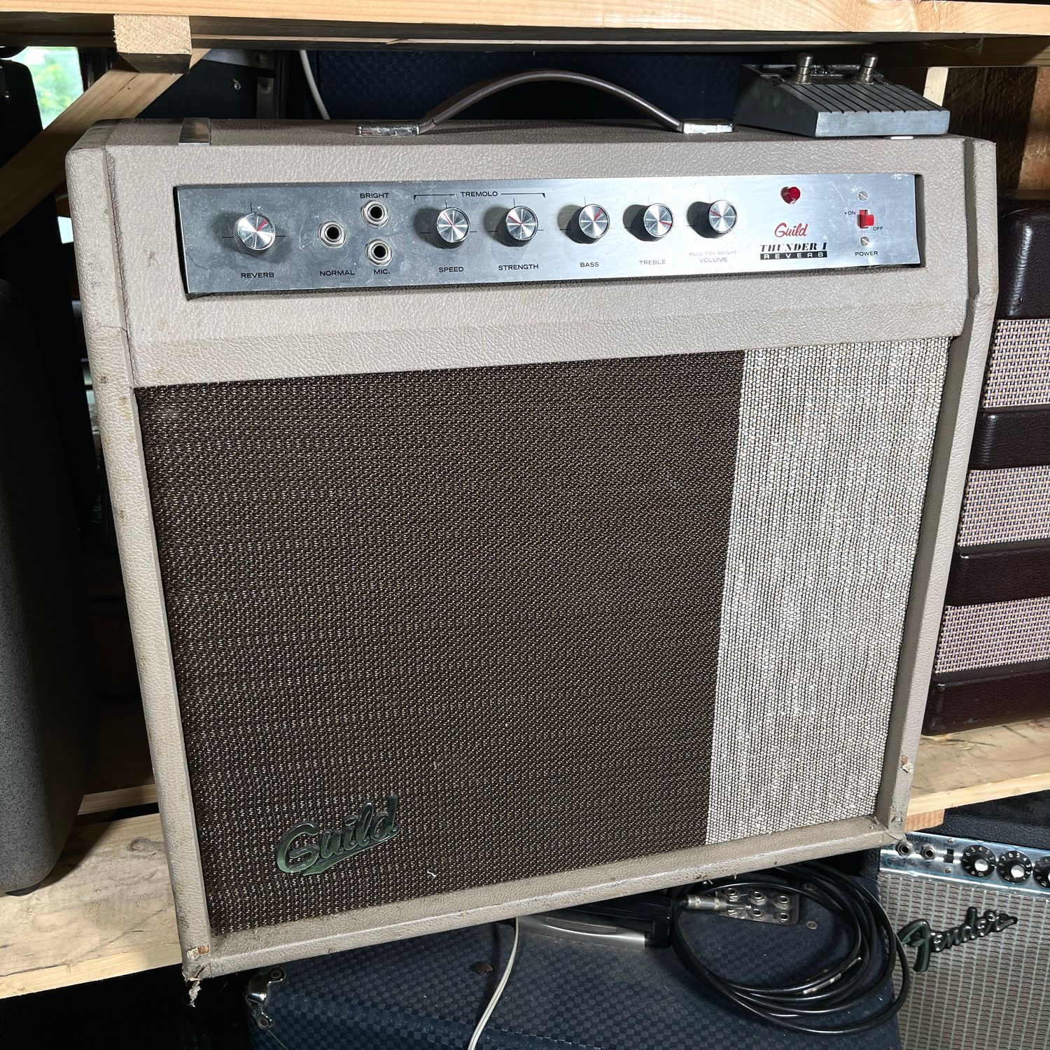 1960s Guild Thunder I 12w 1x12"+1x8" Tube Guitar Amp Combo (No Shipping) 1960s Guild Thunder I 12w 1x12"+1x8" Tube Guitar Amp Combo (No Shipping)