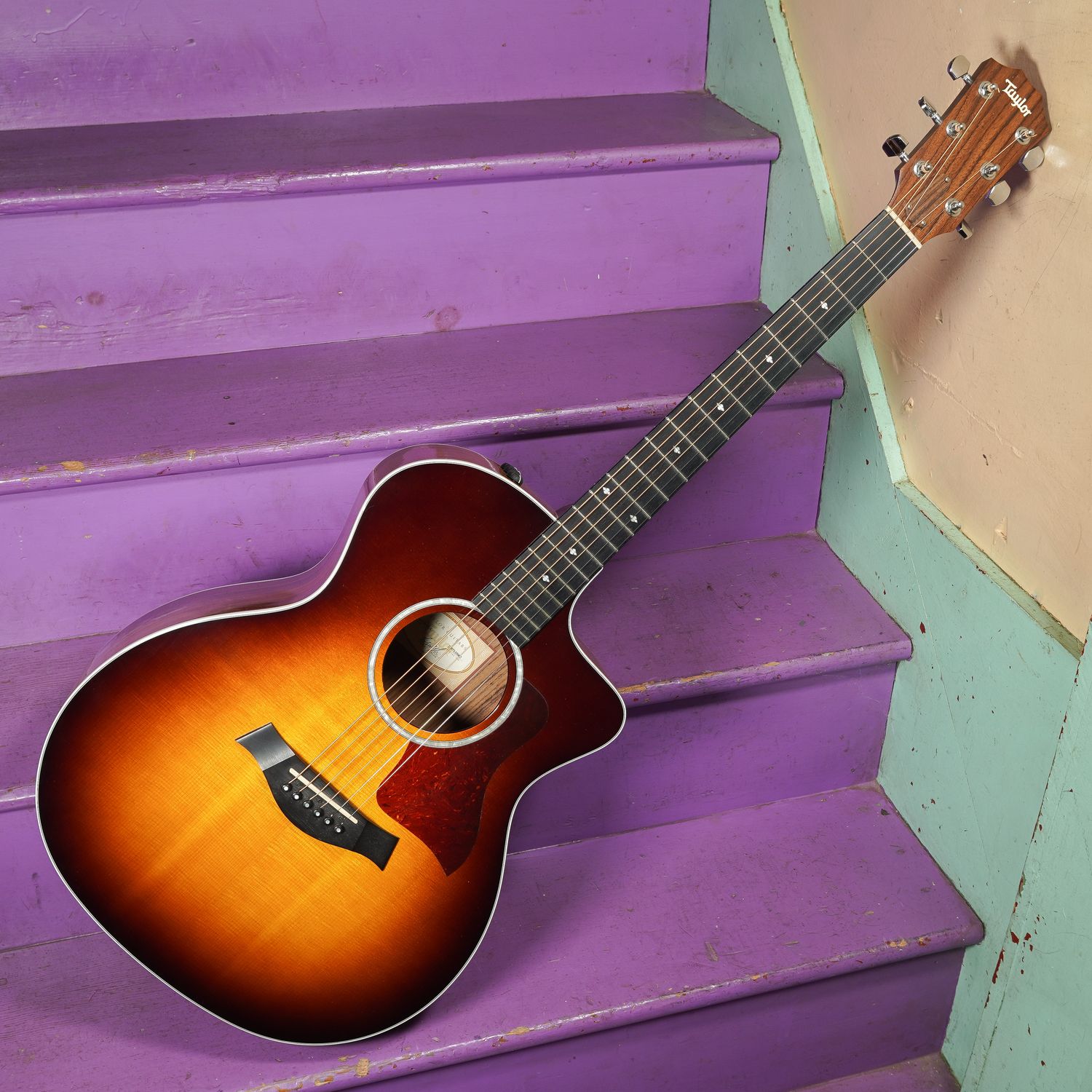 2015 Taylor 214ce Deluxe Grand Auditorium Guitar 2015 Taylor 214ce Deluxe Grand Auditorium Guitar